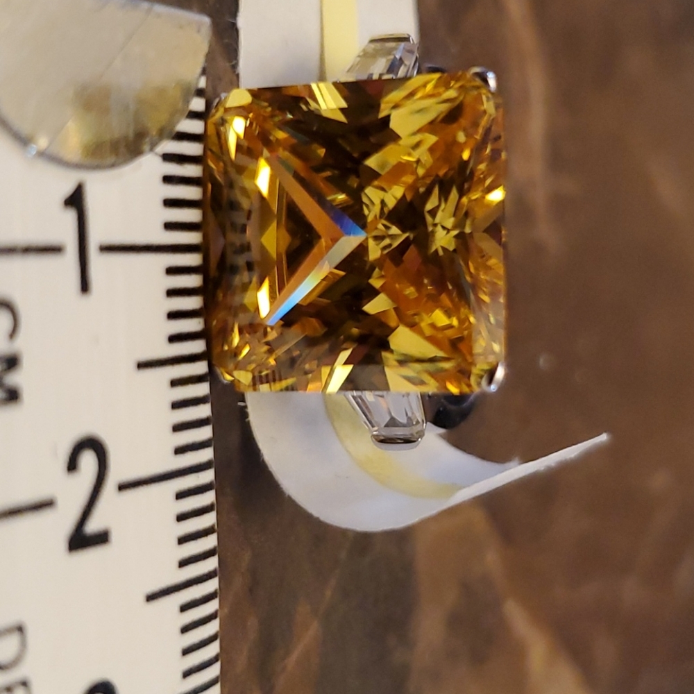 Ring - Picture 2 of 4